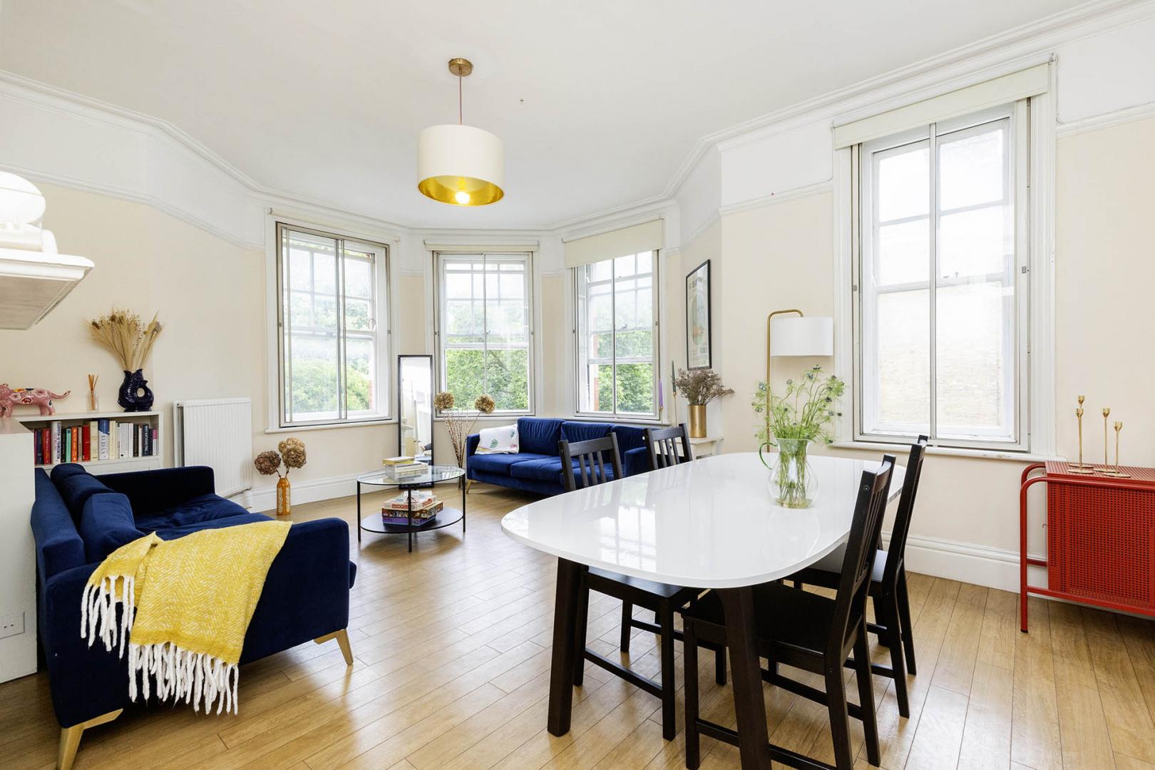 Three double bedrooms, two bathrooms, high ceilings and a spacious lounge. Melcombe Court, Dorset Square, Baker Street